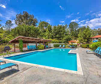 Is Encinitas a rich area?