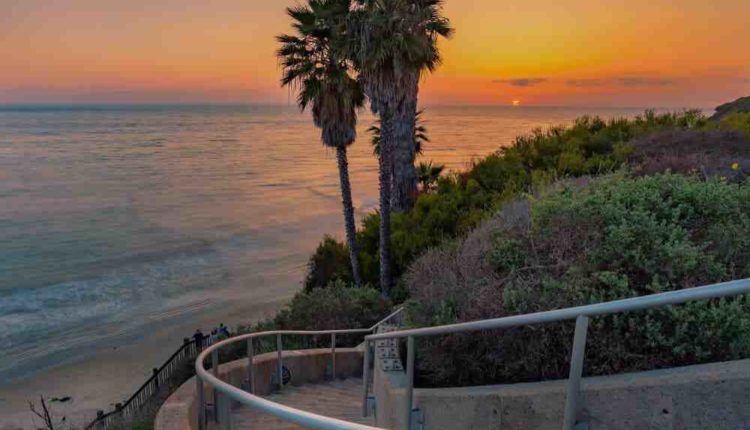 Is Encinitas a small town?