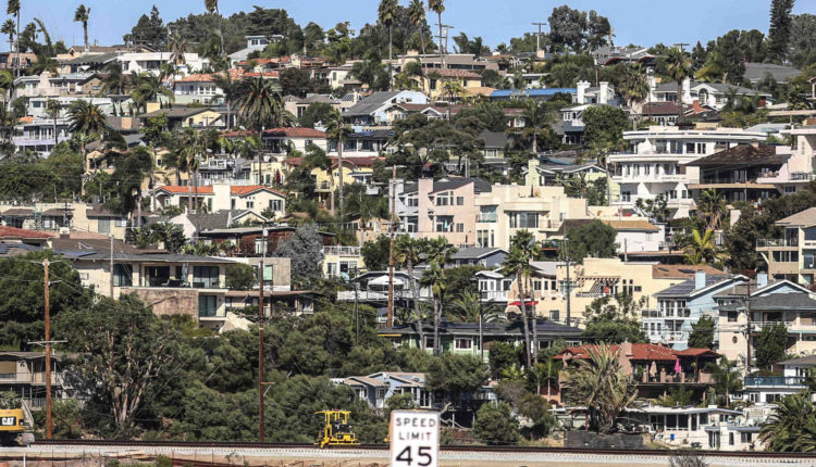 What does Encinitas mean in Spanish?