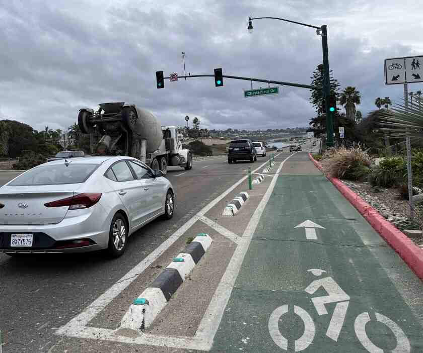 Is Encinitas a town?