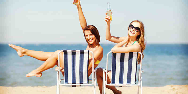 Is alcohol allowed on California beaches?