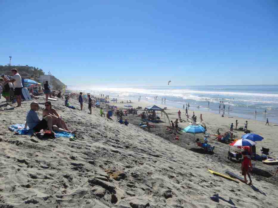 What beaches in the US allow alcohol?